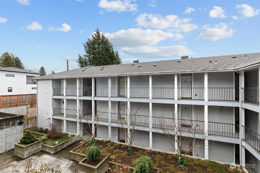 9200 Greenwood Avenue N UNIT 306, Seattle, WA 98103 