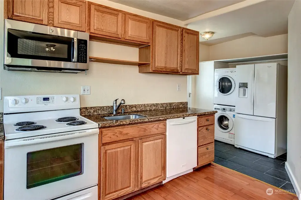 2107 S College Street, Seattle, WA 98144 