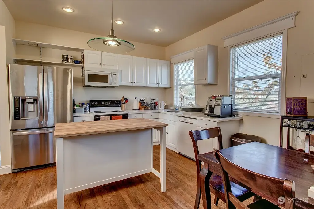 2107 S College Street, Seattle, WA 98144 