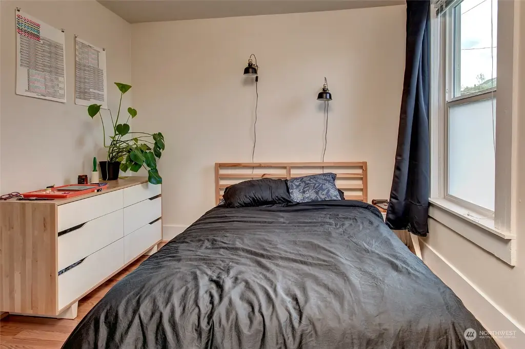 2107 S College Street, Seattle, WA 98144 