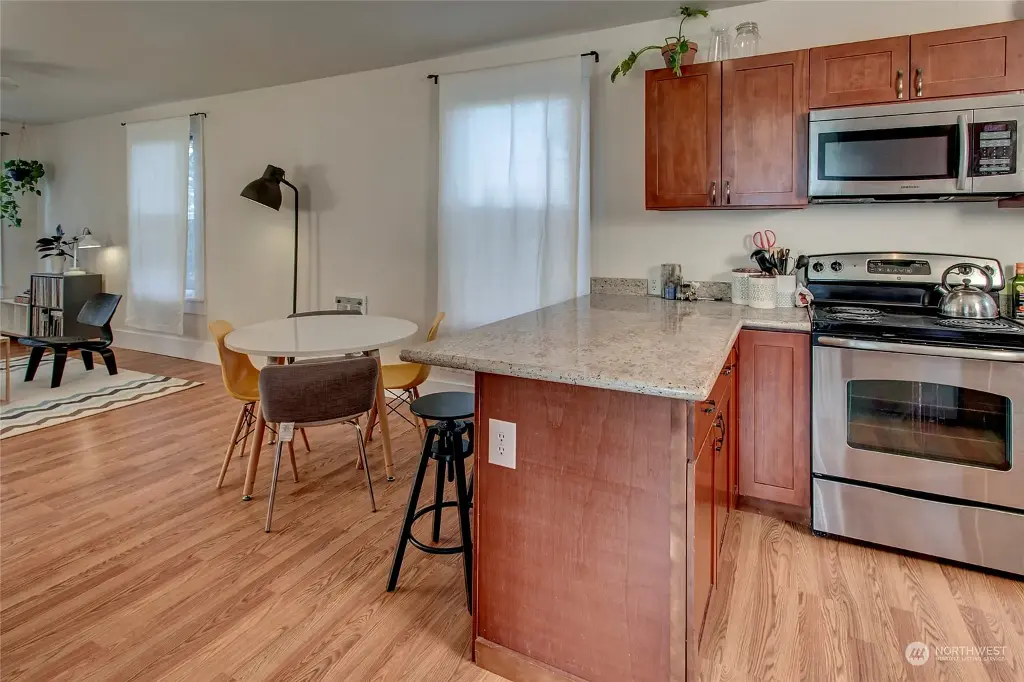 2107 S College Street, Seattle, WA 98144 