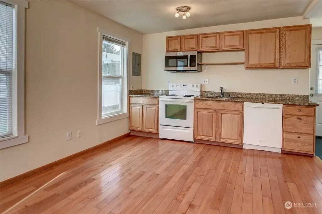 2107 S College Street, Seattle, WA 98144 