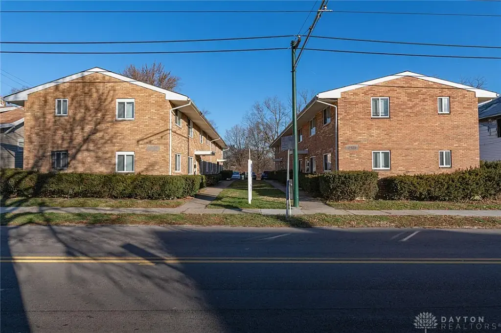 2921 Hoover Ave, Dayton, OH 45402 