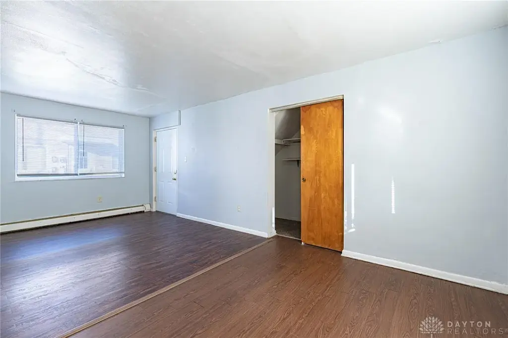 2921 Hoover Ave, Dayton, OH 45402 