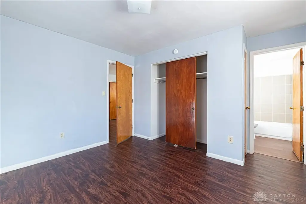 2921 Hoover Ave, Dayton, OH 45402 