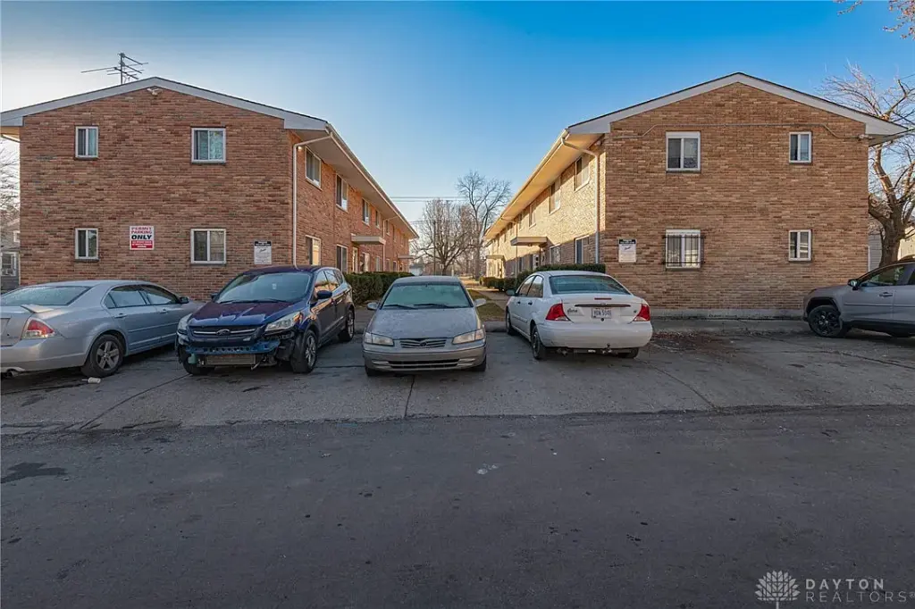 2921 Hoover Ave, Dayton, OH 45402 
