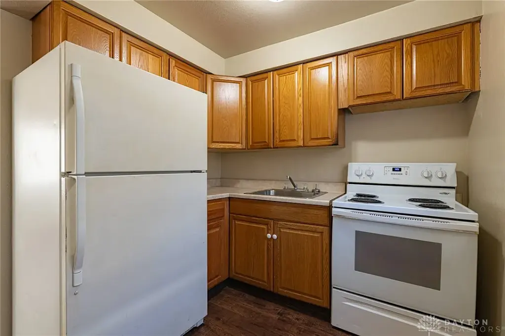 2921 Hoover Ave, Dayton, OH 45402 