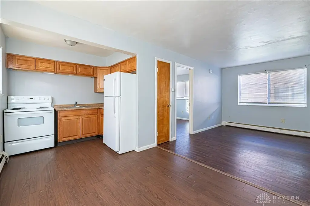 2921 Hoover Ave, Dayton, OH 45402 