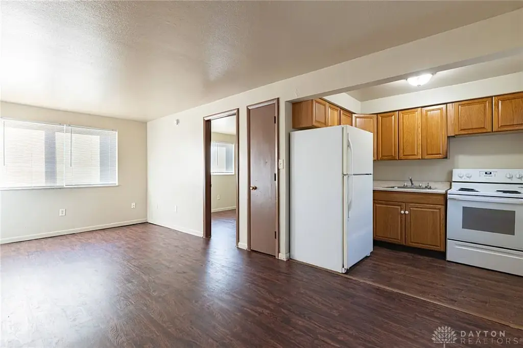 2921 Hoover Ave, Dayton, OH 45402 