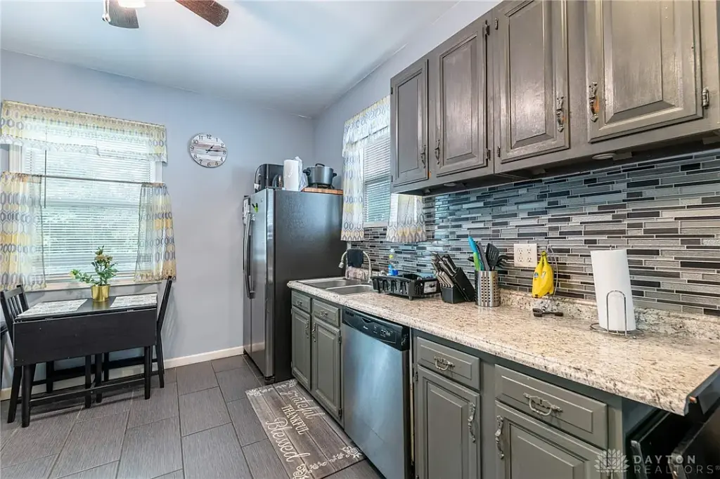 560 Evergreen Ave, Dayton, OH 45402 