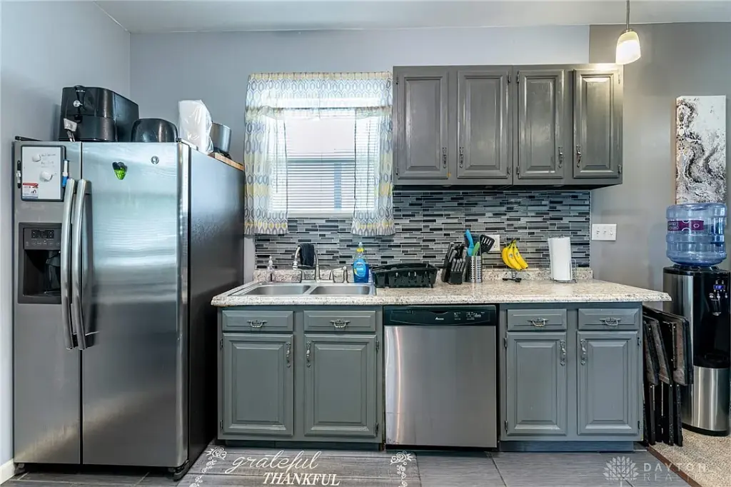 560 Evergreen Ave, Dayton, OH 45402 