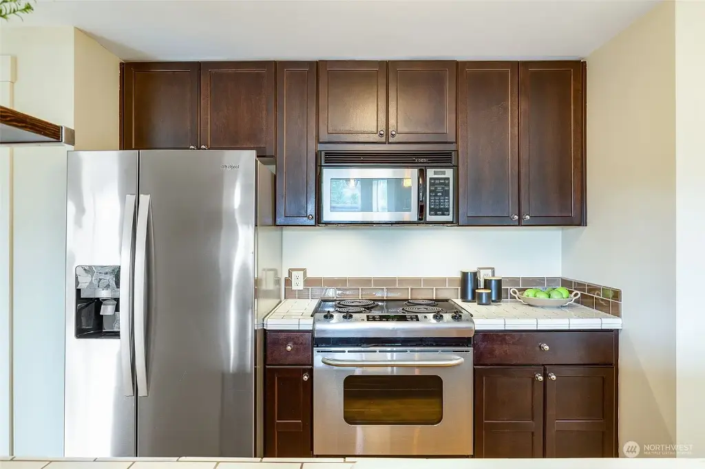 209 N 39th Street UNIT 303, Seattle, WA 98103 