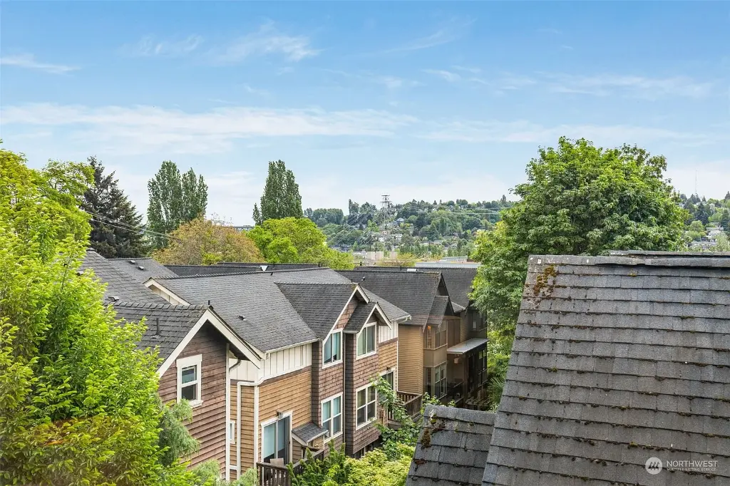 209 N 39th Street UNIT 303, Seattle, WA 98103 
