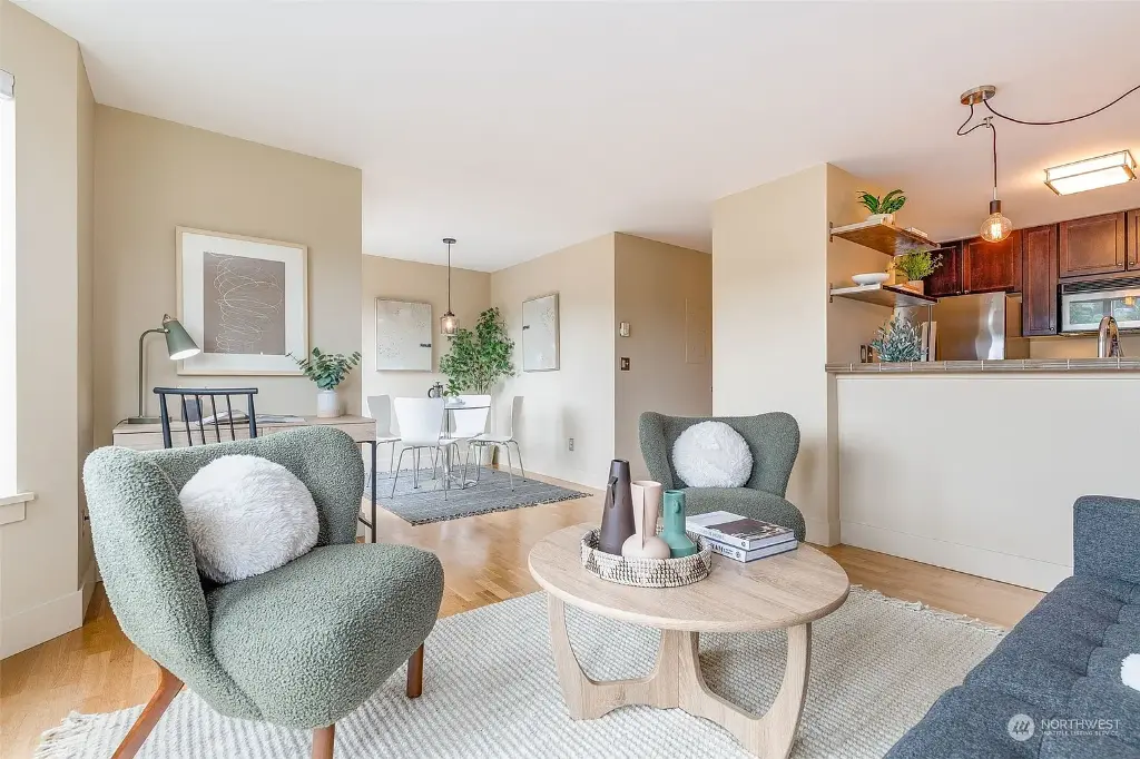 209 N 39th Street UNIT 303, Seattle, WA 98103 