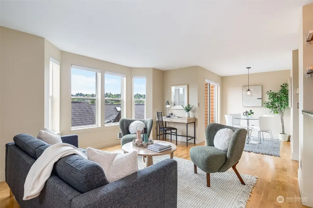 209 N 39th Street UNIT 303, Seattle, WA 98103 