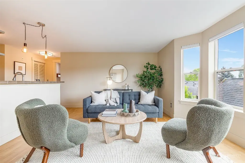 209 N 39th Street UNIT 303, Seattle, WA 98103 