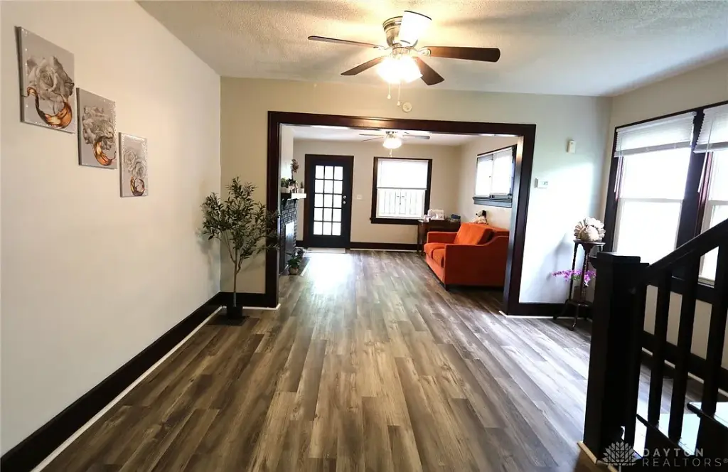 1232 Vernon Dr, Dayton, OH 45402 