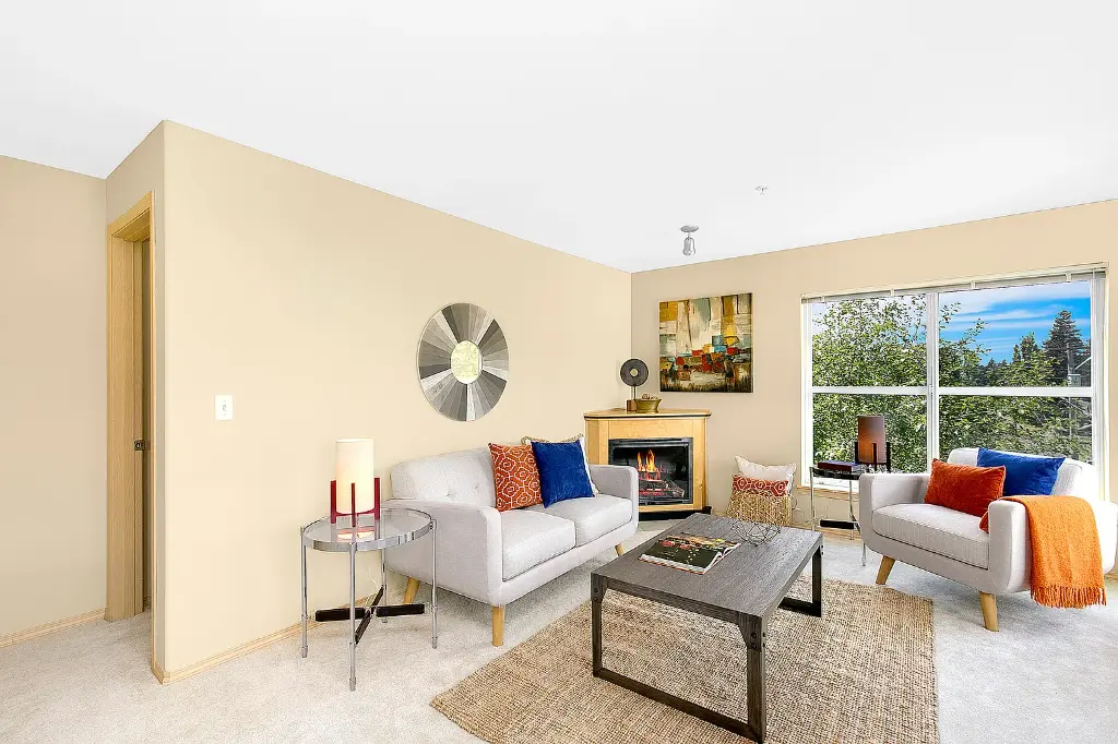 9057 Greenwood Ave N APT 304, Seattle, WA 98103 