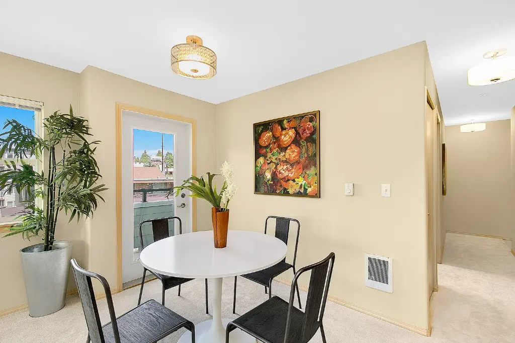 9057 Greenwood Ave N APT 304, Seattle, WA 98103 