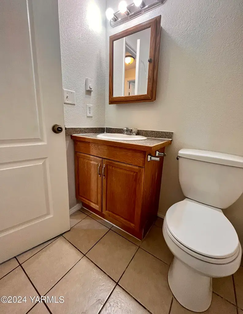 1403-1405 Roosevelt Ave, Yakima, WA 98902 
