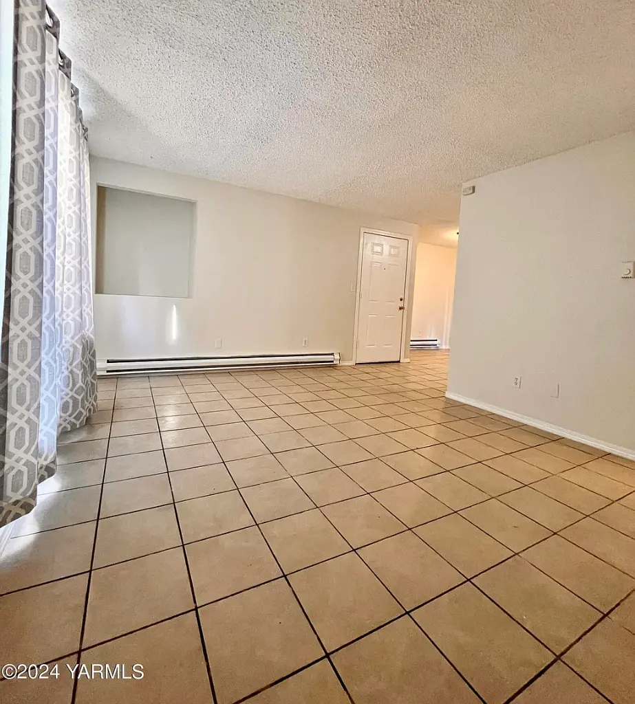 1403-1405 Roosevelt Ave, Yakima, WA 98902 