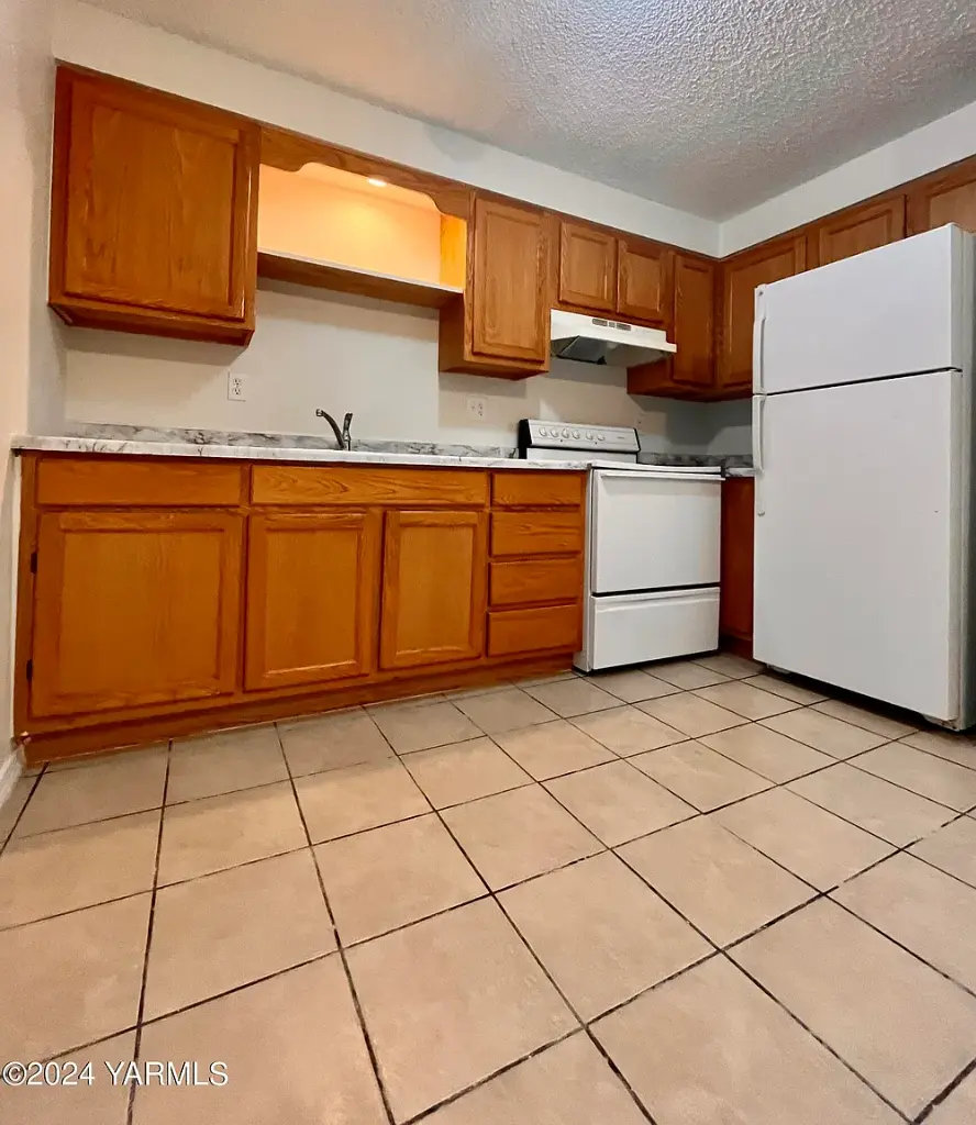 1403-1405 Roosevelt Ave, Yakima, WA 98902 
