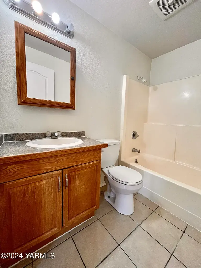 1403-1405 Roosevelt Ave, Yakima, WA 98902 