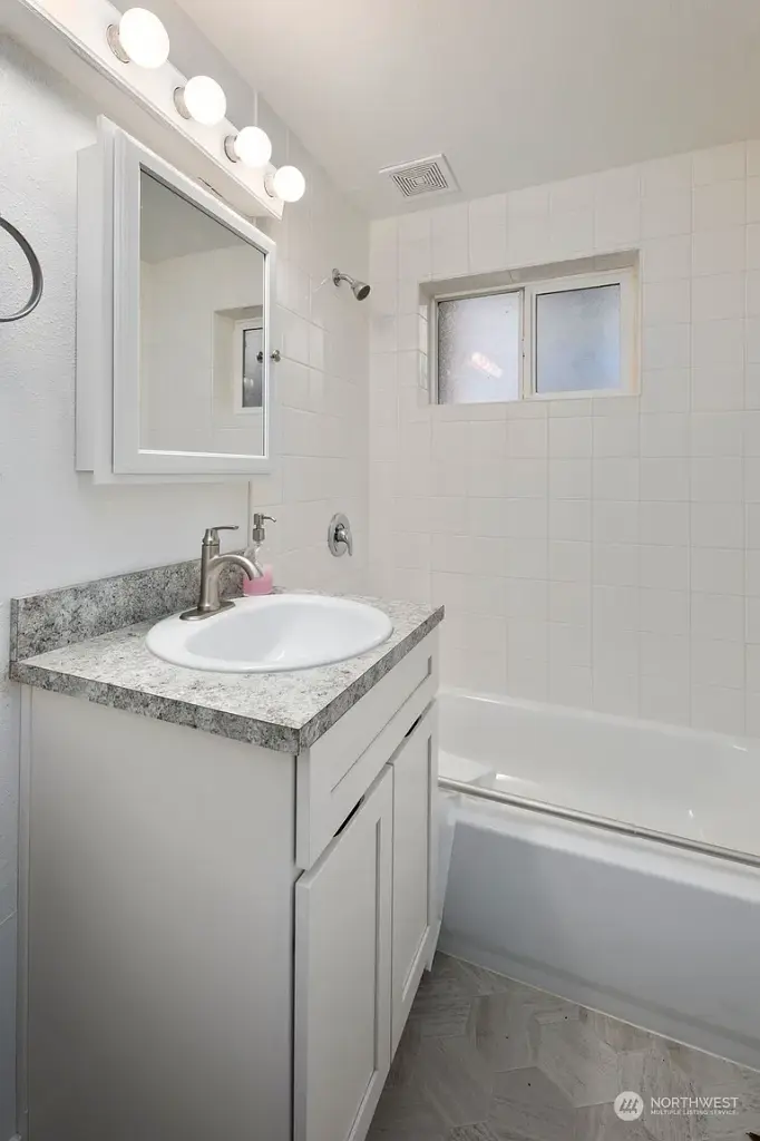 812 29th Avenue S, Seattle, WA 98144 