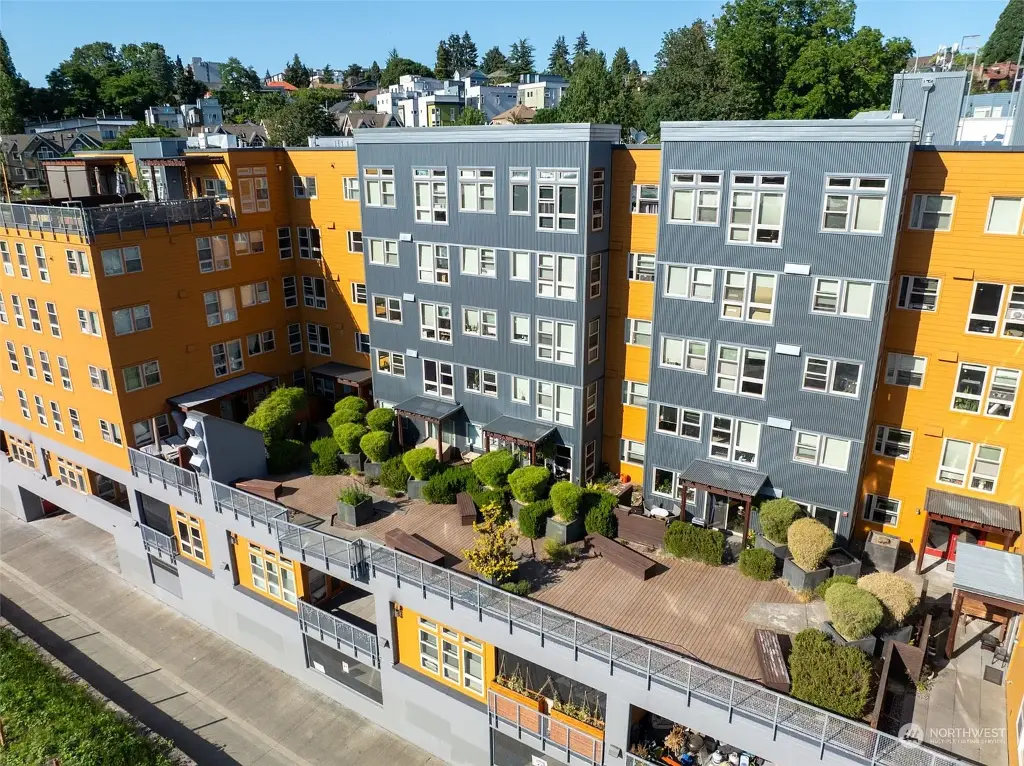 827 Hiawatha Place S UNIT 312, Seattle, WA 98144 