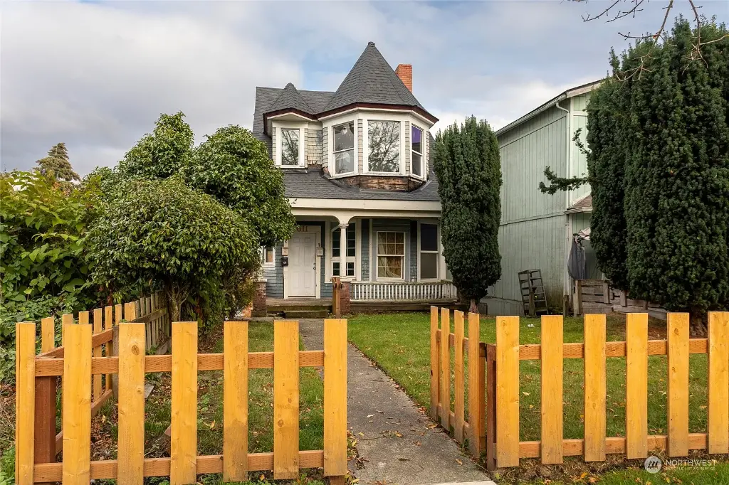 611 Martin Luther King Jr Way, Tacoma, WA 98405 