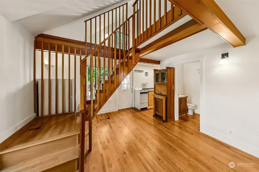 1111 18th Avenue, Seattle, WA 98122 