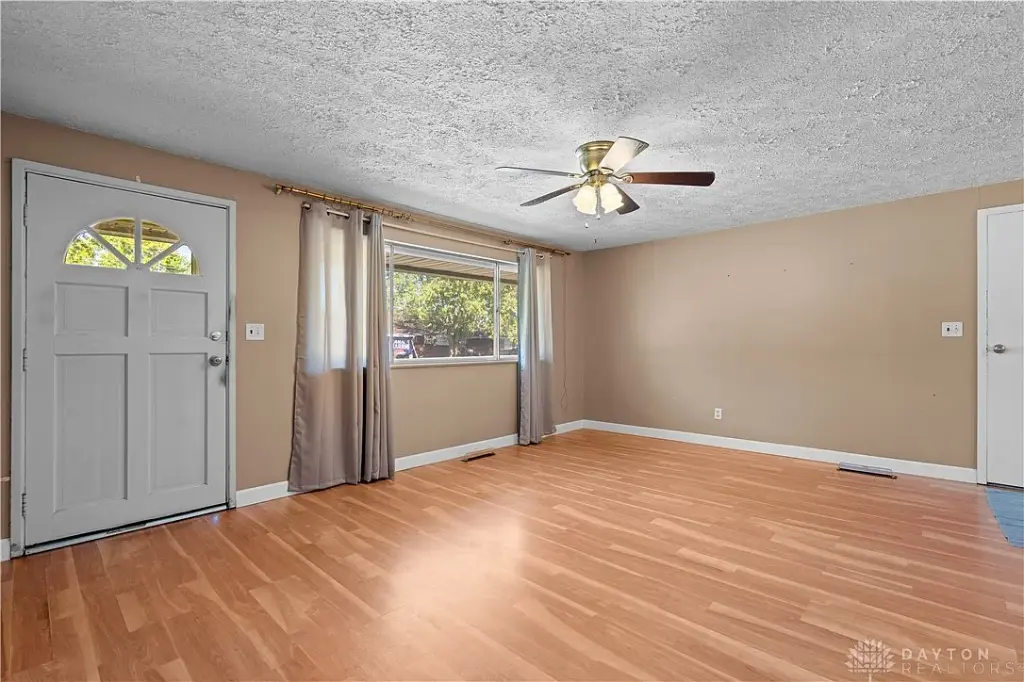 4300 Mozart Ave, Dayton, OH 45424 