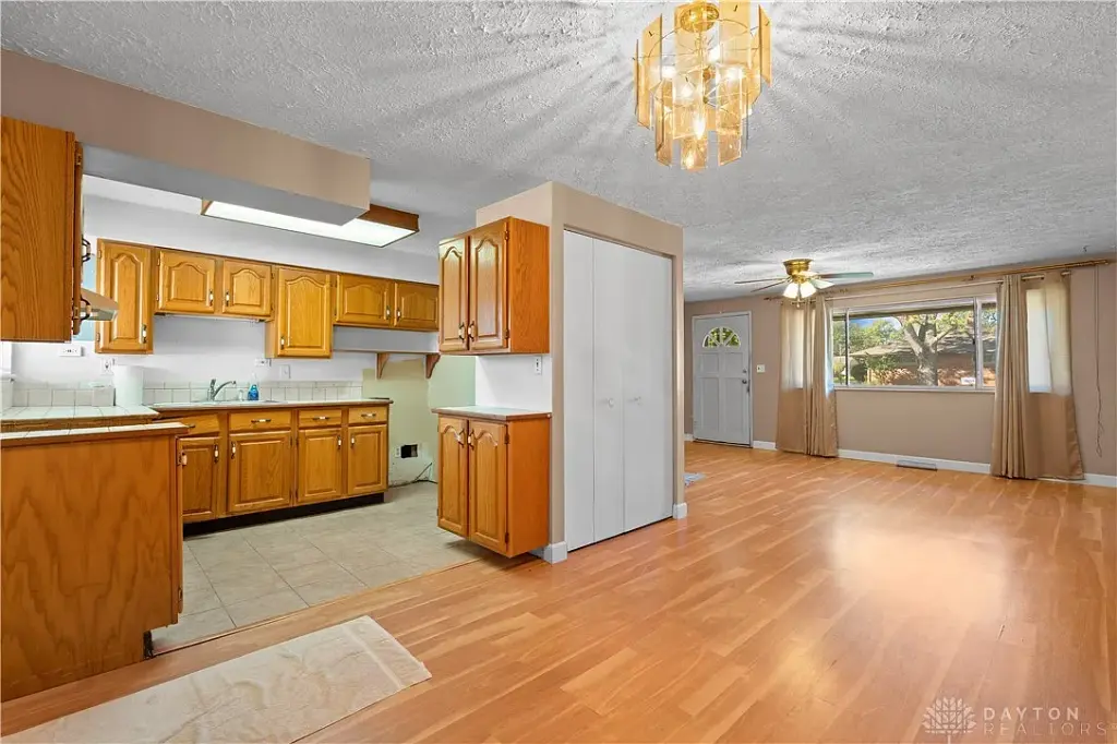 4300 Mozart Ave, Dayton, OH 45424 