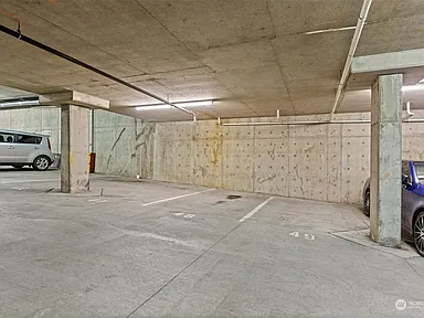 900 Aurora Avenue N UNIT 205, Seattle, WA 98109 