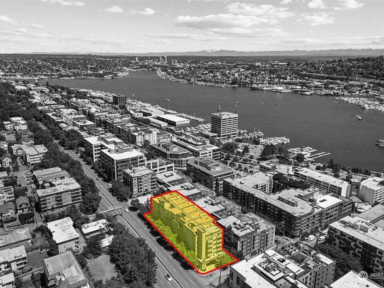 900 Aurora Avenue N UNIT 205, Seattle, WA 98109 