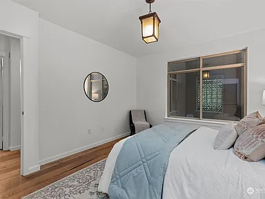 900 Aurora Avenue N UNIT 205, Seattle, WA 98109 