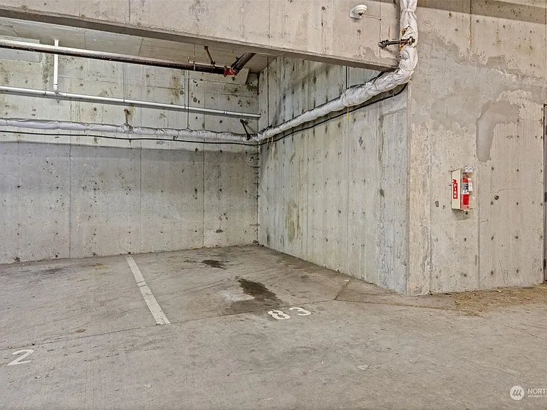 900 Aurora Avenue N UNIT 205, Seattle, WA 98109 