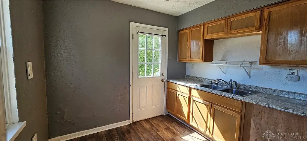 3025 Old Troy Pike, Dayton, OH 45404 