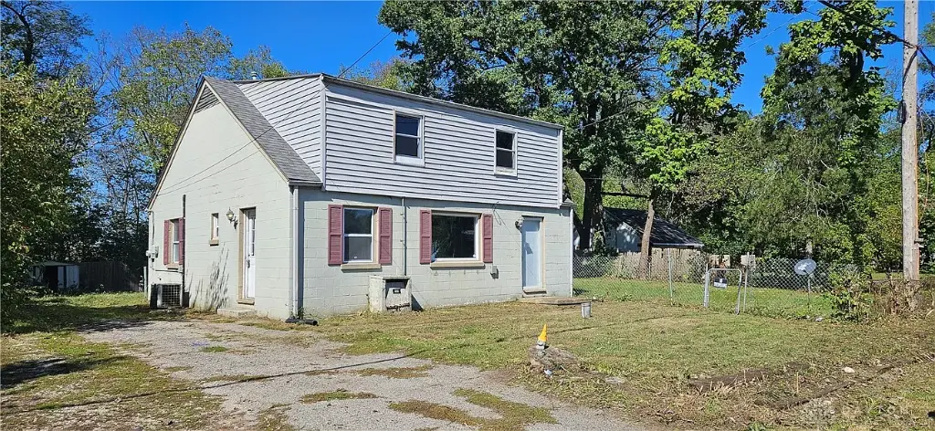 3025 Old Troy Pike, Dayton, OH 45404 
