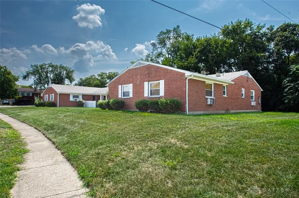 1201 Bishop Dr, Dayton, OH 45449 