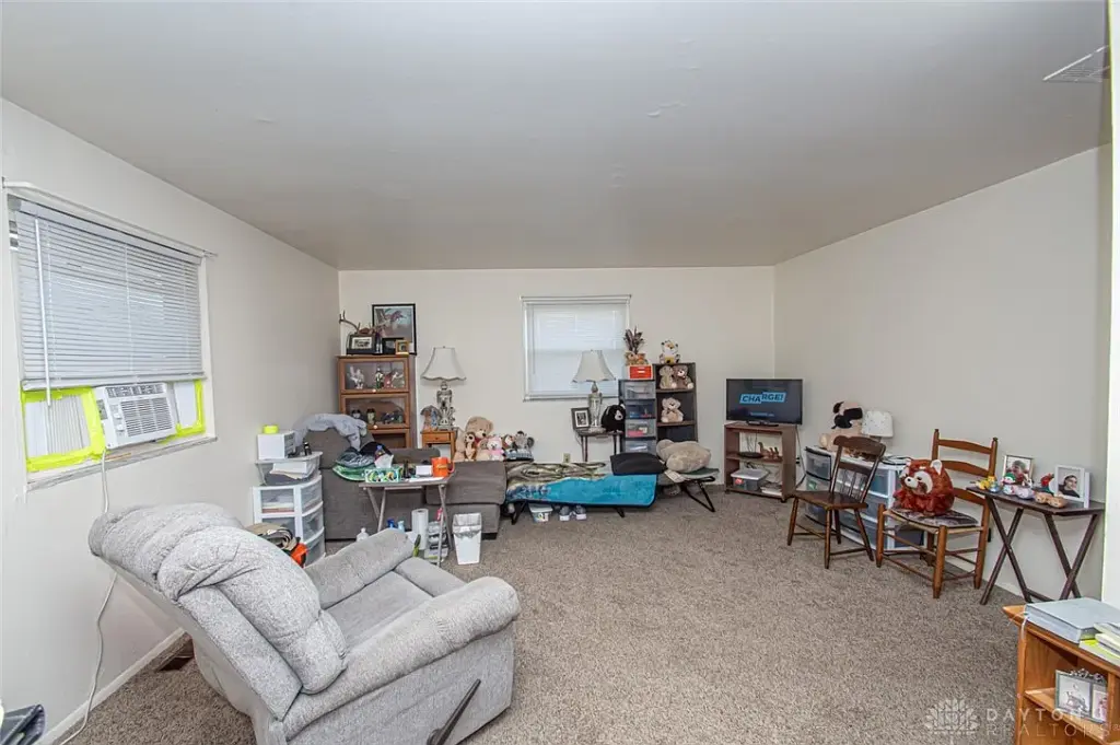 1201 Bishop Dr, Dayton, OH 45449 