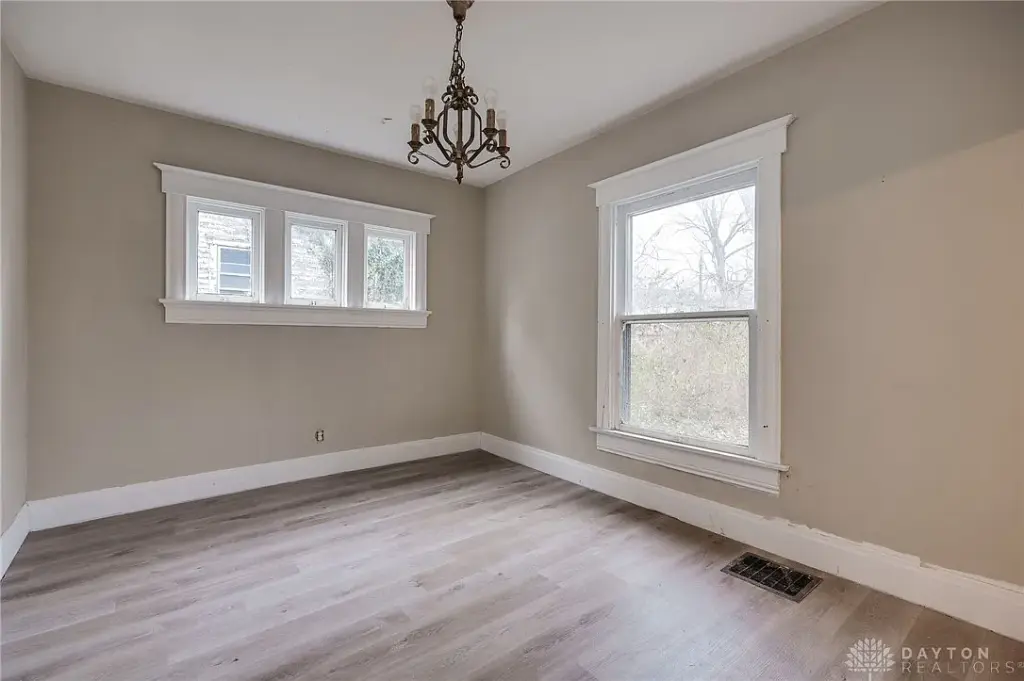 129 Marathon Ave, Dayton, OH 45405 