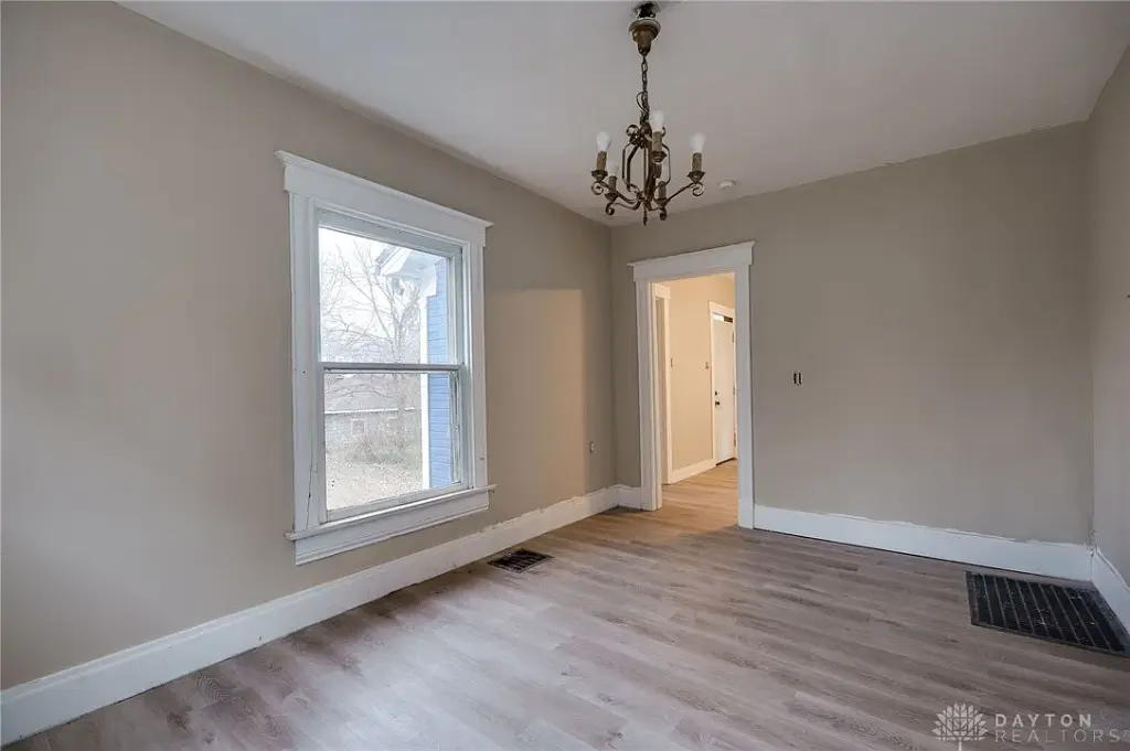 129 Marathon Ave, Dayton, OH 45405 