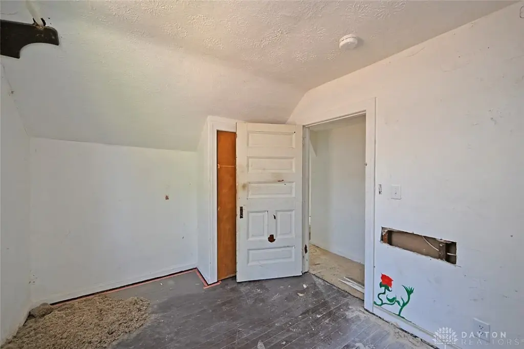 2127 Kensington Dr, Dayton, OH 45406 
