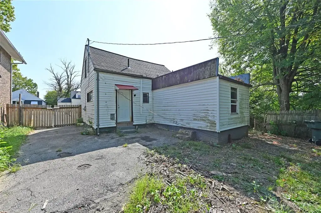 2127 Kensington Dr, Dayton, OH 45406 