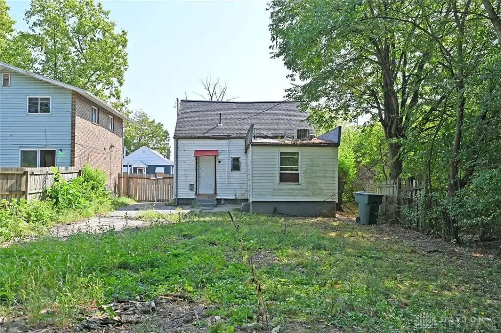 2127 Kensington Dr, Dayton, OH 45406 