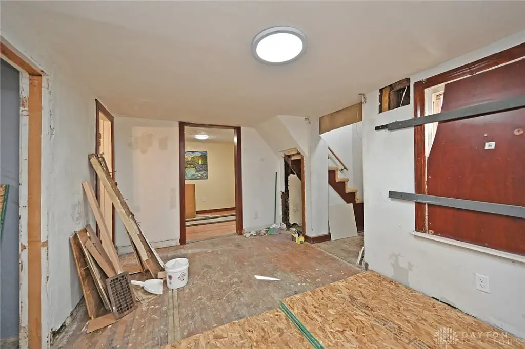 2127 Kensington Dr, Dayton, OH 45406 