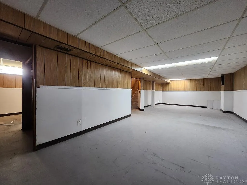 2219 Fairport Ave, Dayton, OH 45406 