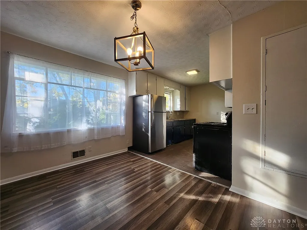 2219 Fairport Ave, Dayton, OH 45406 