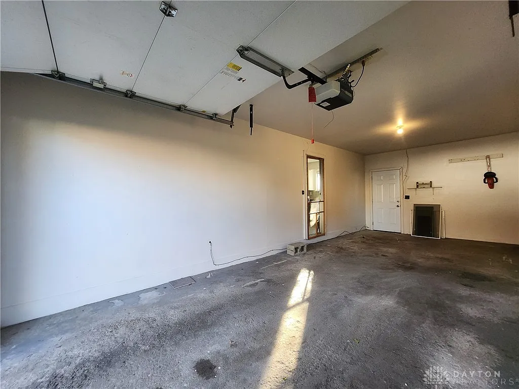 2219 Fairport Ave, Dayton, OH 45406 